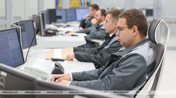 Lukashenko sends professional day greetings to energy sector workers