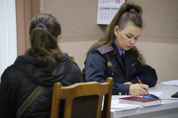 Участковые инспектора милиции ОВД Мозырского райисполкома во всех общественных пунктах правопорядка осуществляют еженедельный прием граждан. Все желающие могут обратиться к правоохранителям по вопросам, относящимся к компетенции органов внутренних...